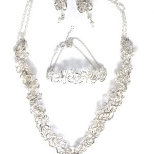 Conjunto brincos, pulseira e colar Flor