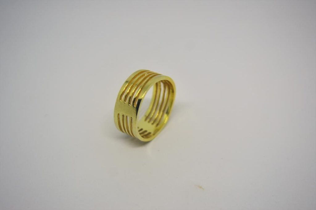 Anel Segmento em Ouro 18 K