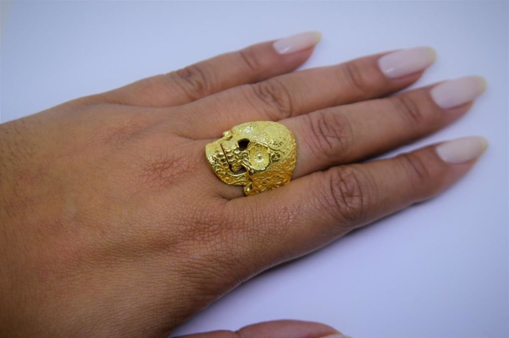 Anel de Caveira em ouro 18K