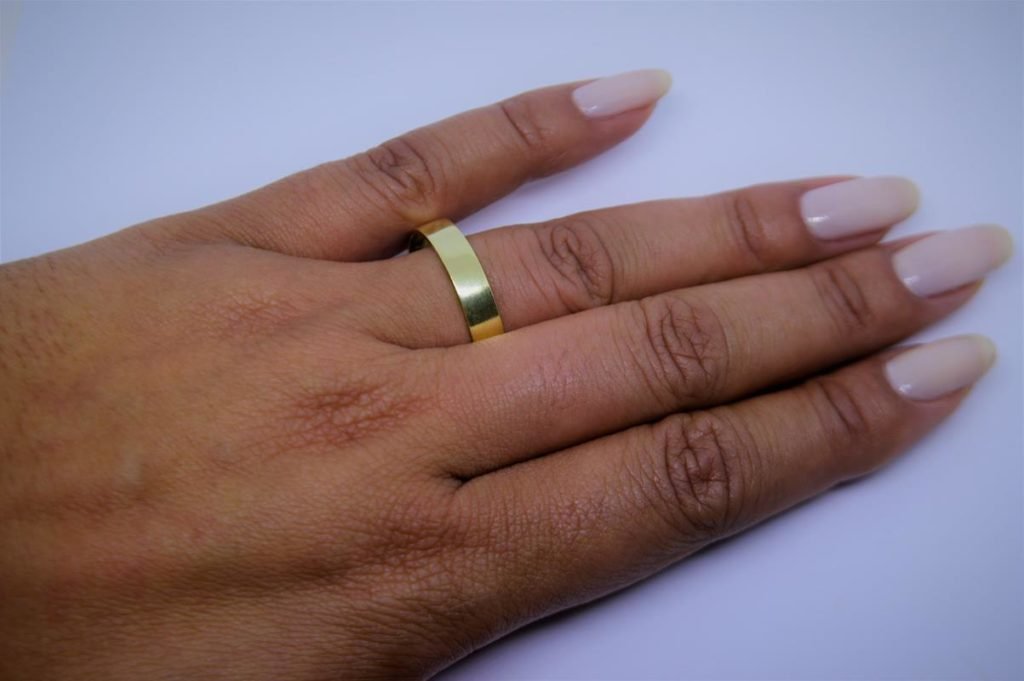 Aliança Simples em ouro 18K