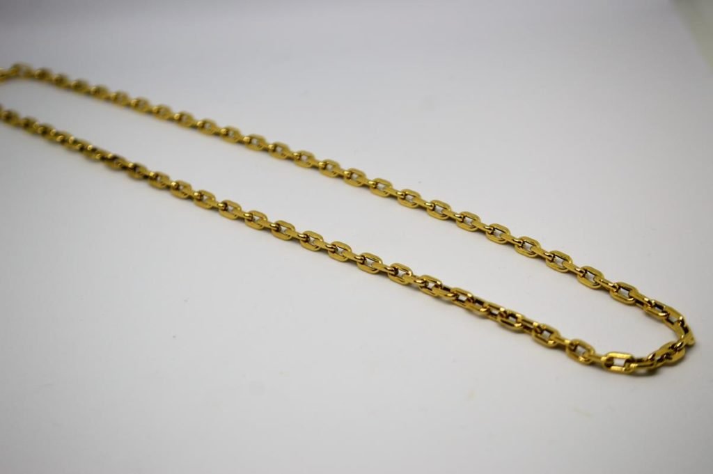 Cordão Cartier em ouro - oco